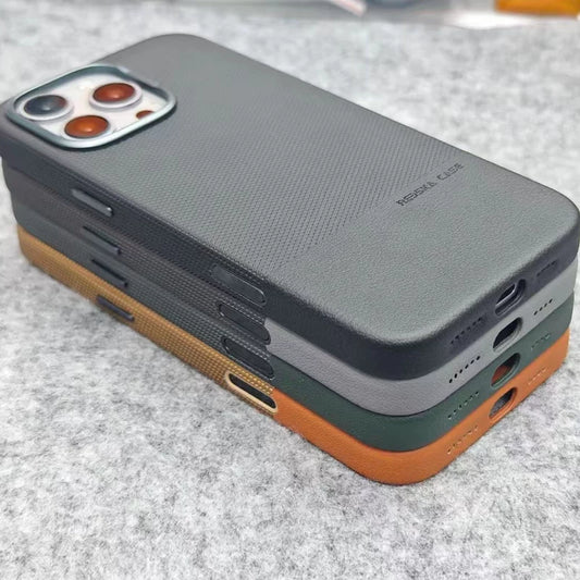 جراب هاتف iPhone 16 Pro Max جلد متباين بألوان أنيقة لحماية فائقة.